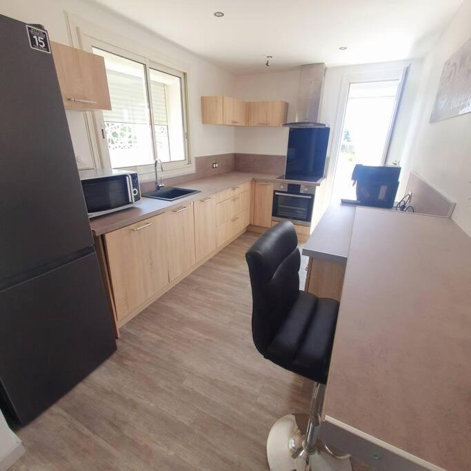 Joli Haut De Villa 3 Chambres Climatise Avec Jacuzzi Marignane Bagian luar foto