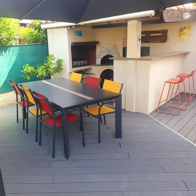 Joli Haut De Villa 3 Chambres Climatise Avec Jacuzzi Marignane Bagian luar foto