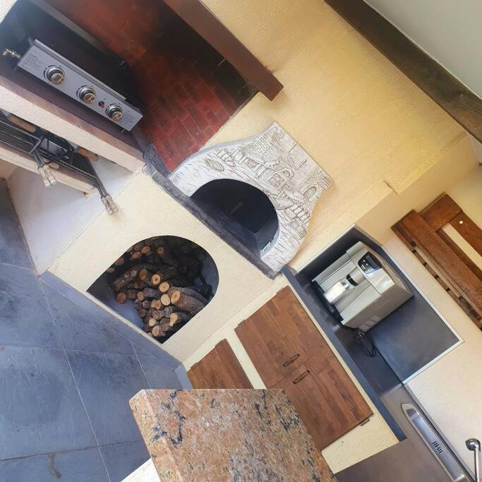 Joli Haut De Villa 3 Chambres Climatise Avec Jacuzzi Marignane Bagian luar foto