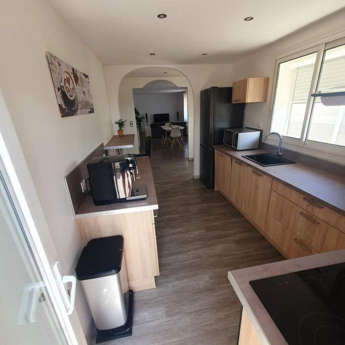 Joli Haut De Villa 3 Chambres Climatise Avec Jacuzzi Marignane Bagian luar foto
